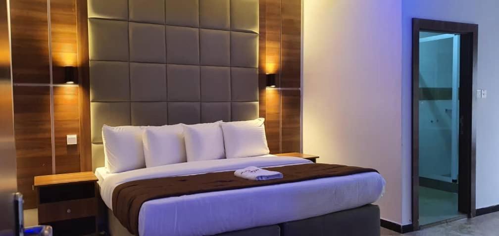 Presken Hotels @ Абуджа Екстериор снимка
