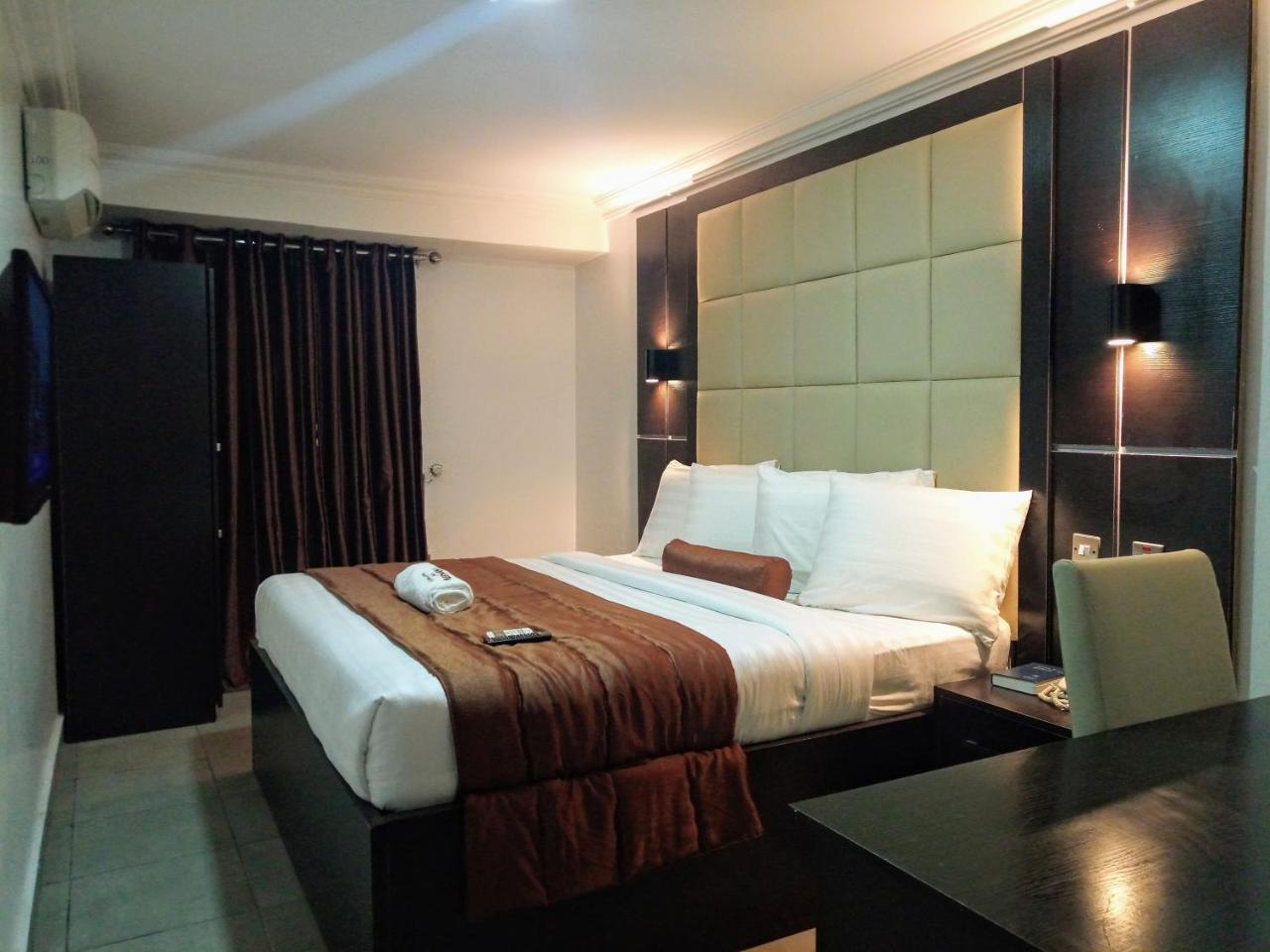 Presken Hotels @ Абуджа Екстериор снимка