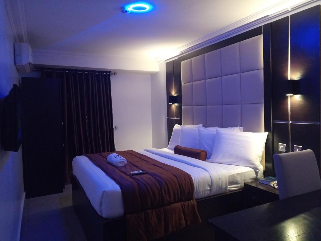 Presken Hotels @ Абуджа Екстериор снимка
