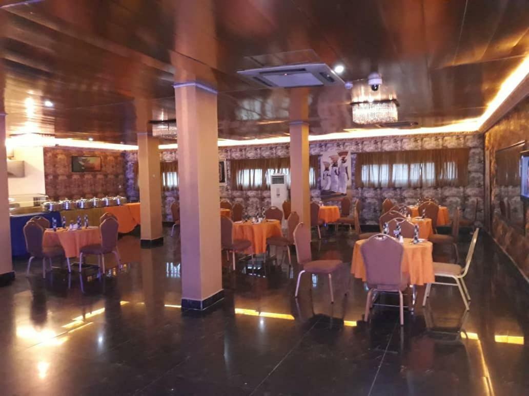 Presken Hotels @ Абуджа Екстериор снимка