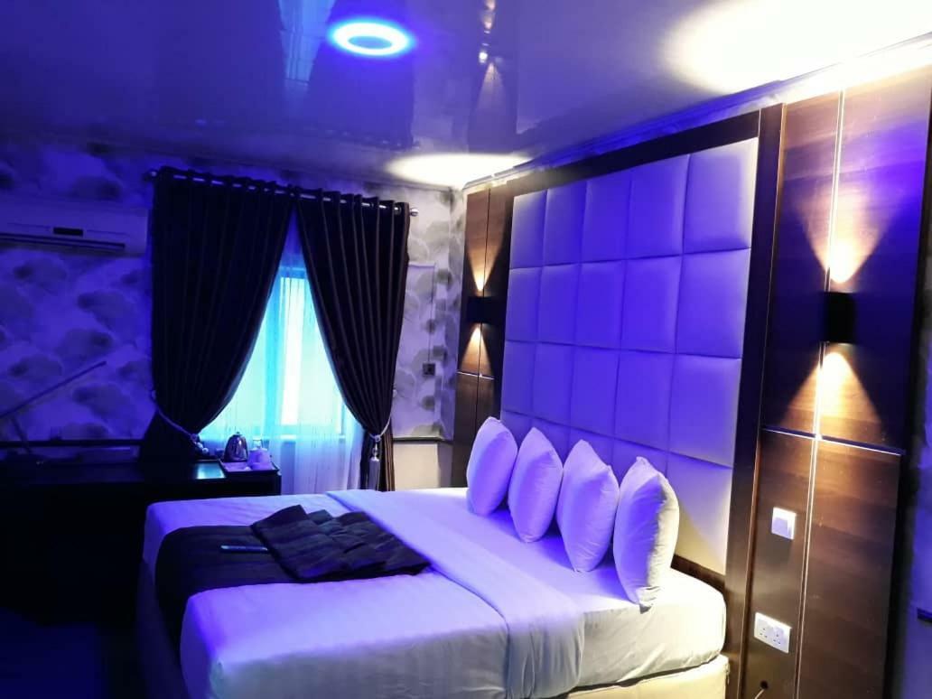 Presken Hotels @ Абуджа Екстериор снимка