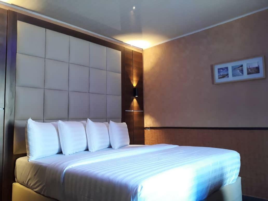Presken Hotels @ Абуджа Екстериор снимка
